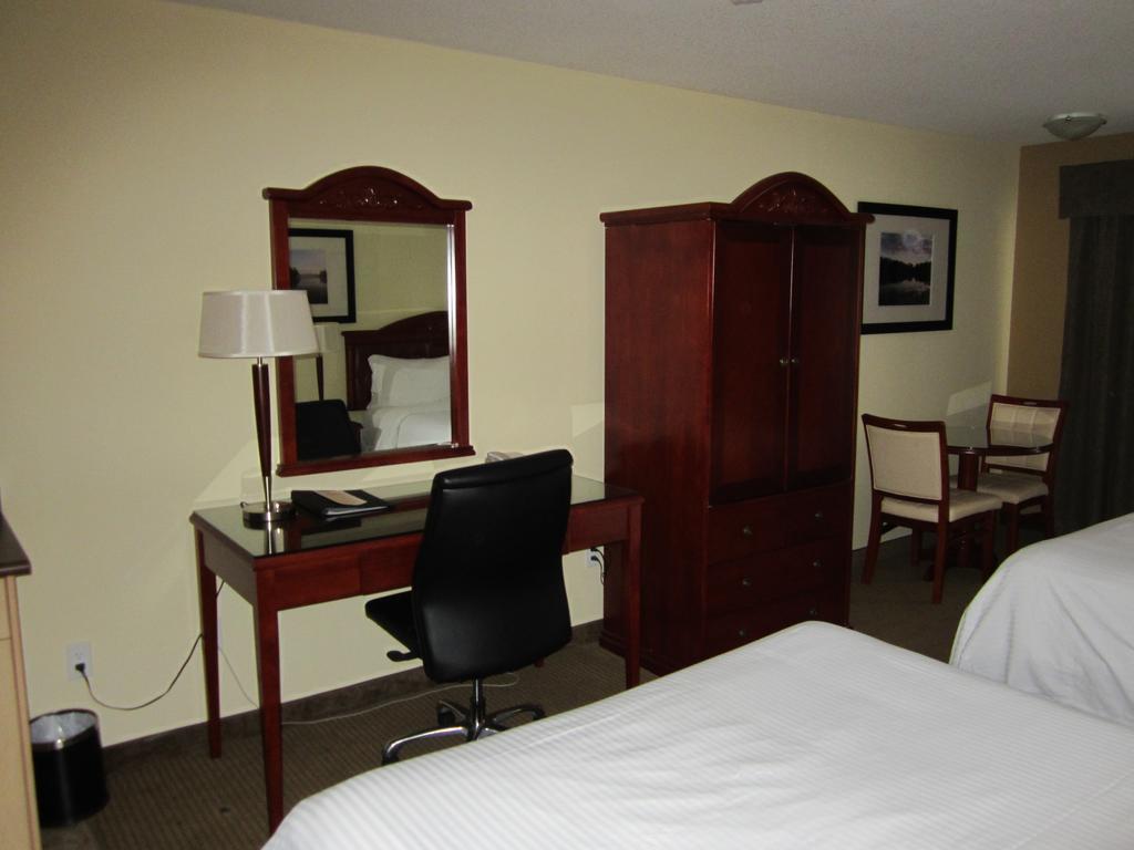 Trend Mountain Hotel & Conference Centre Tumbler Ridge Pokój zdjęcie