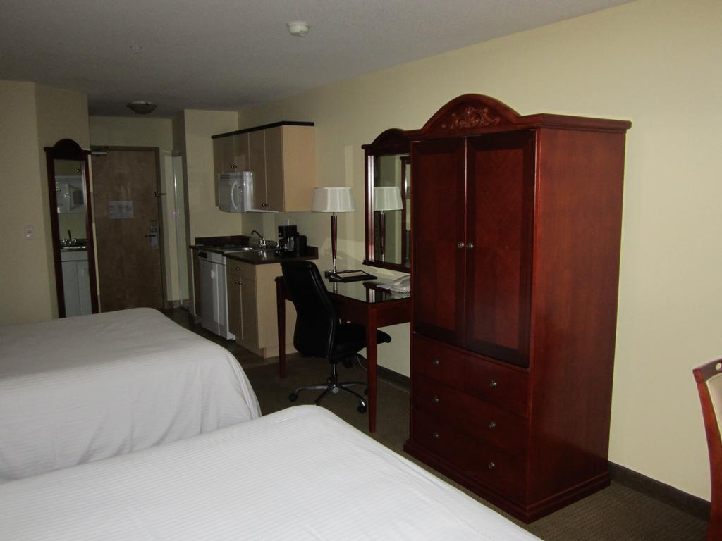 Trend Mountain Hotel & Conference Centre Tumbler Ridge Zewnętrze zdjęcie