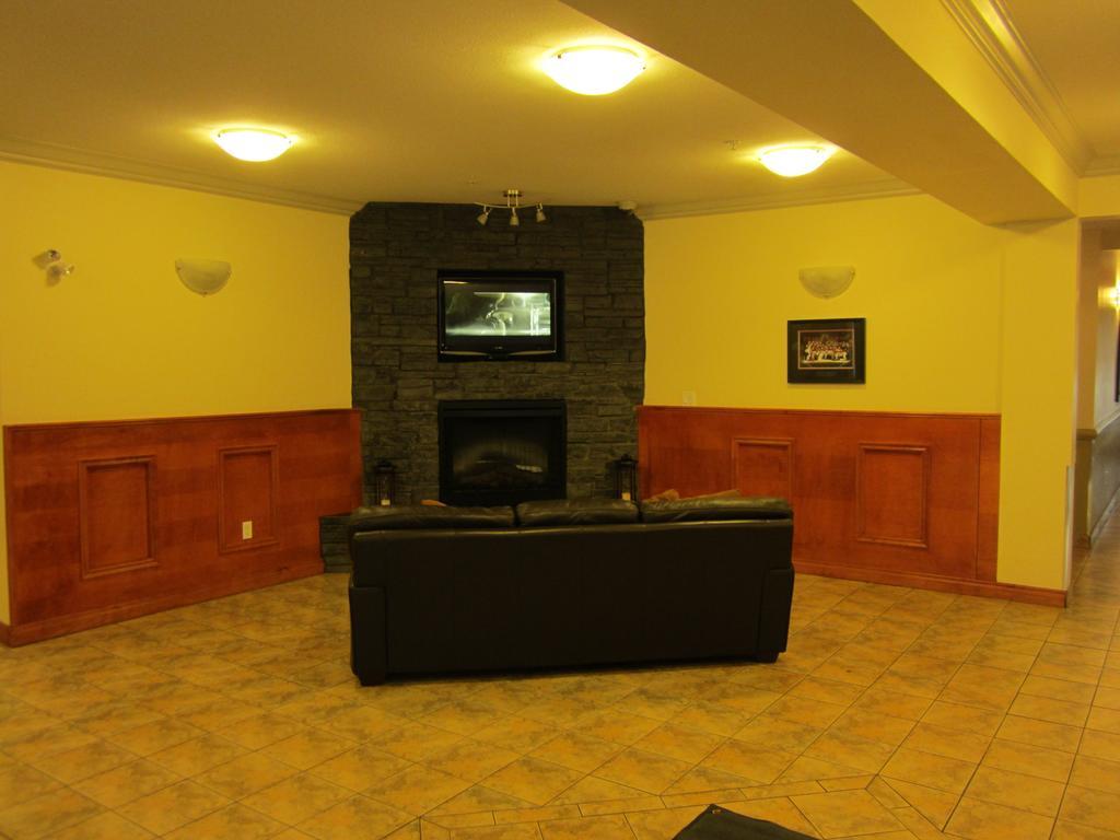Trend Mountain Hotel & Conference Centre Tumbler Ridge Zewnętrze zdjęcie