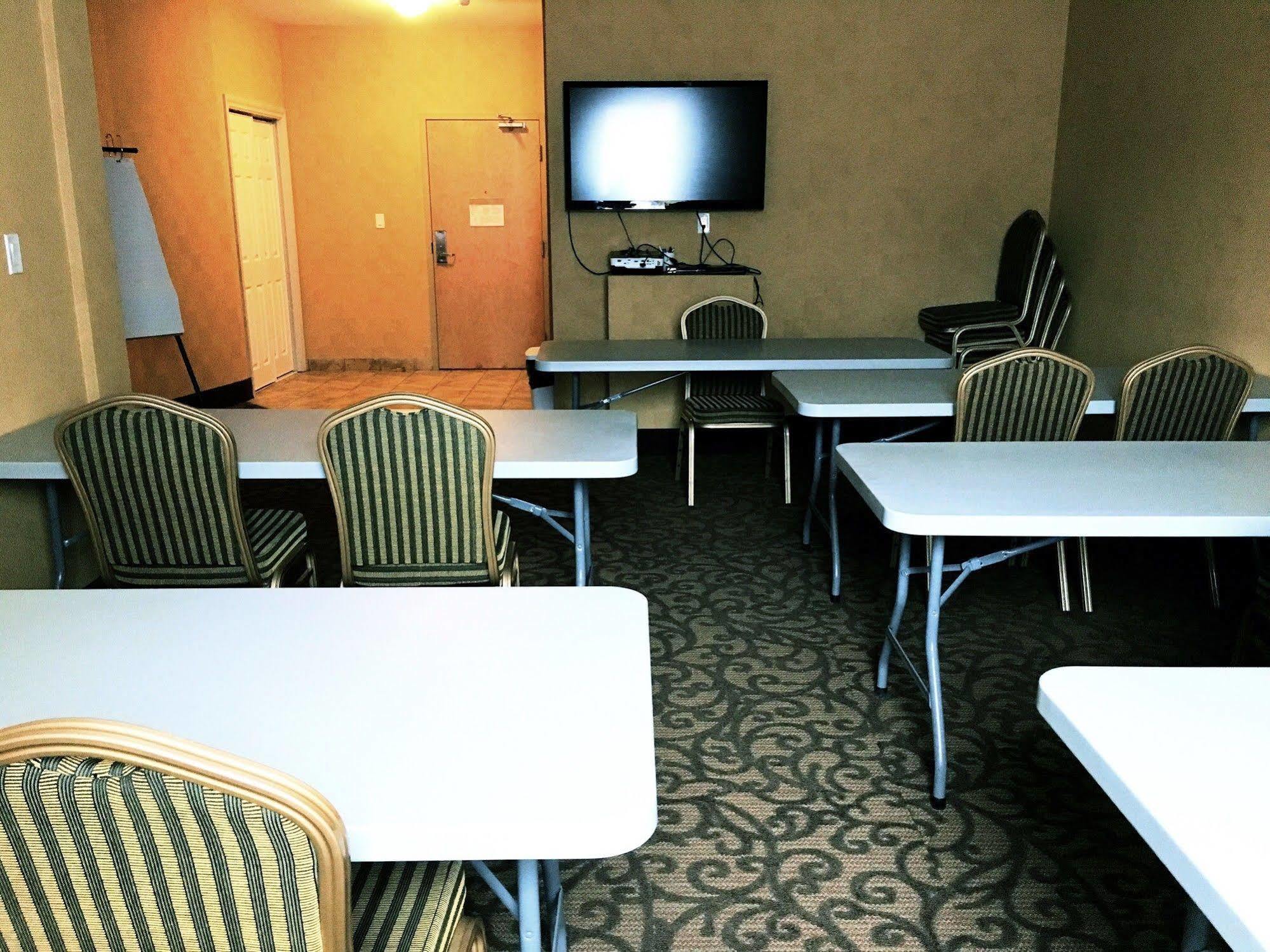 Trend Mountain Hotel & Conference Centre Tumbler Ridge Zewnętrze zdjęcie